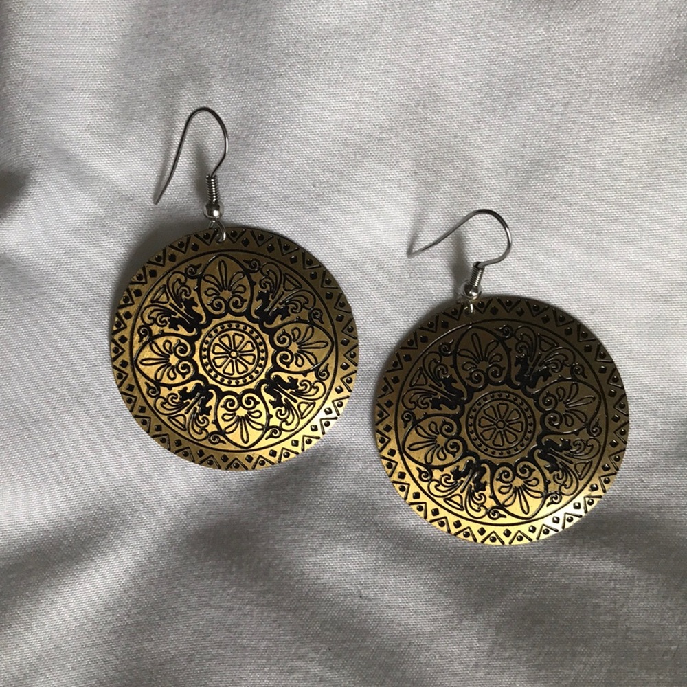 Gold circular earrings